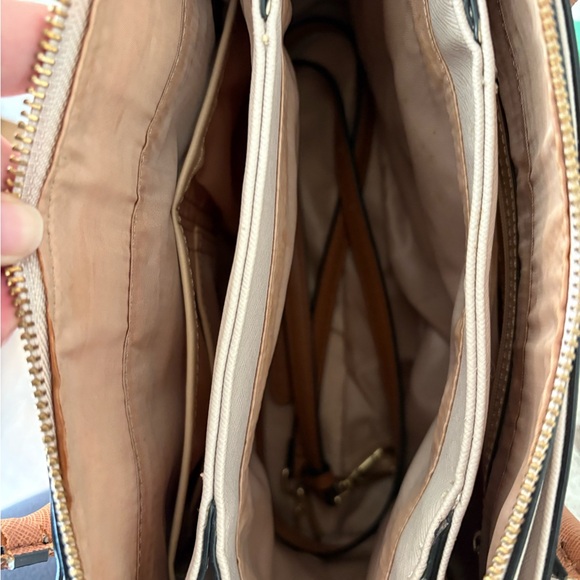 GUESS Blush Purse - Picture 8 of 8